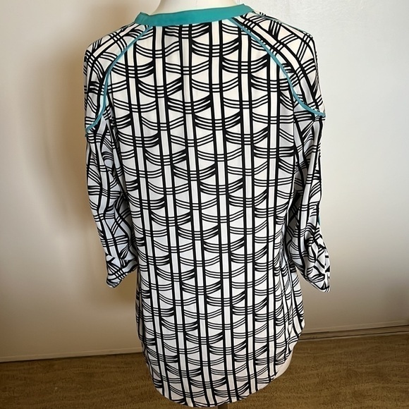 Bebe Printed Top with zipper accents. - Picture 8 of 8